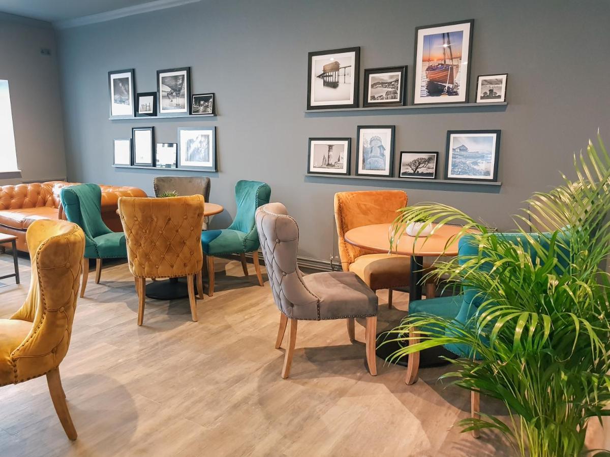 The Lakes Rookley Kültér fotó The interior of the new lounge