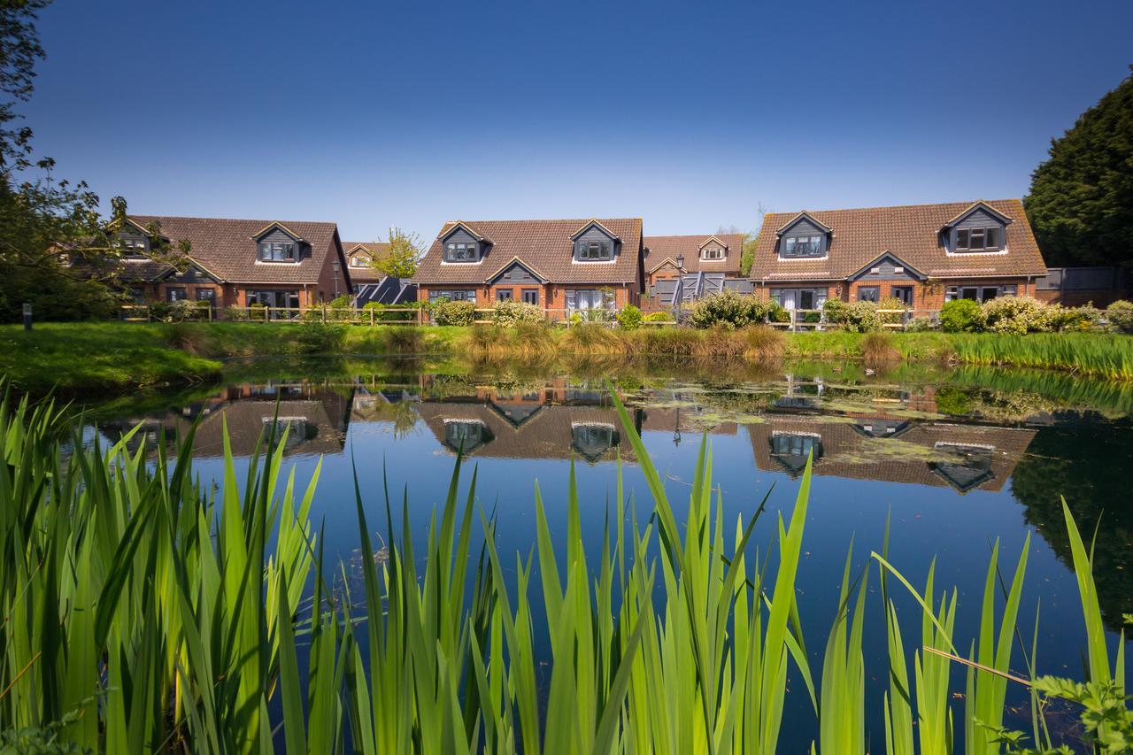 The Lakes Rookley Kültér fotó The new houses at the heart of the village